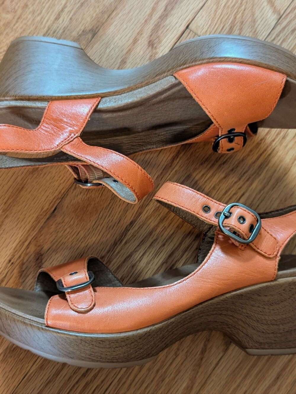 Dansko Sandals Orange w/ Wedge Heels size EU 38 / US 7.5/8 - Picture 3 of 7